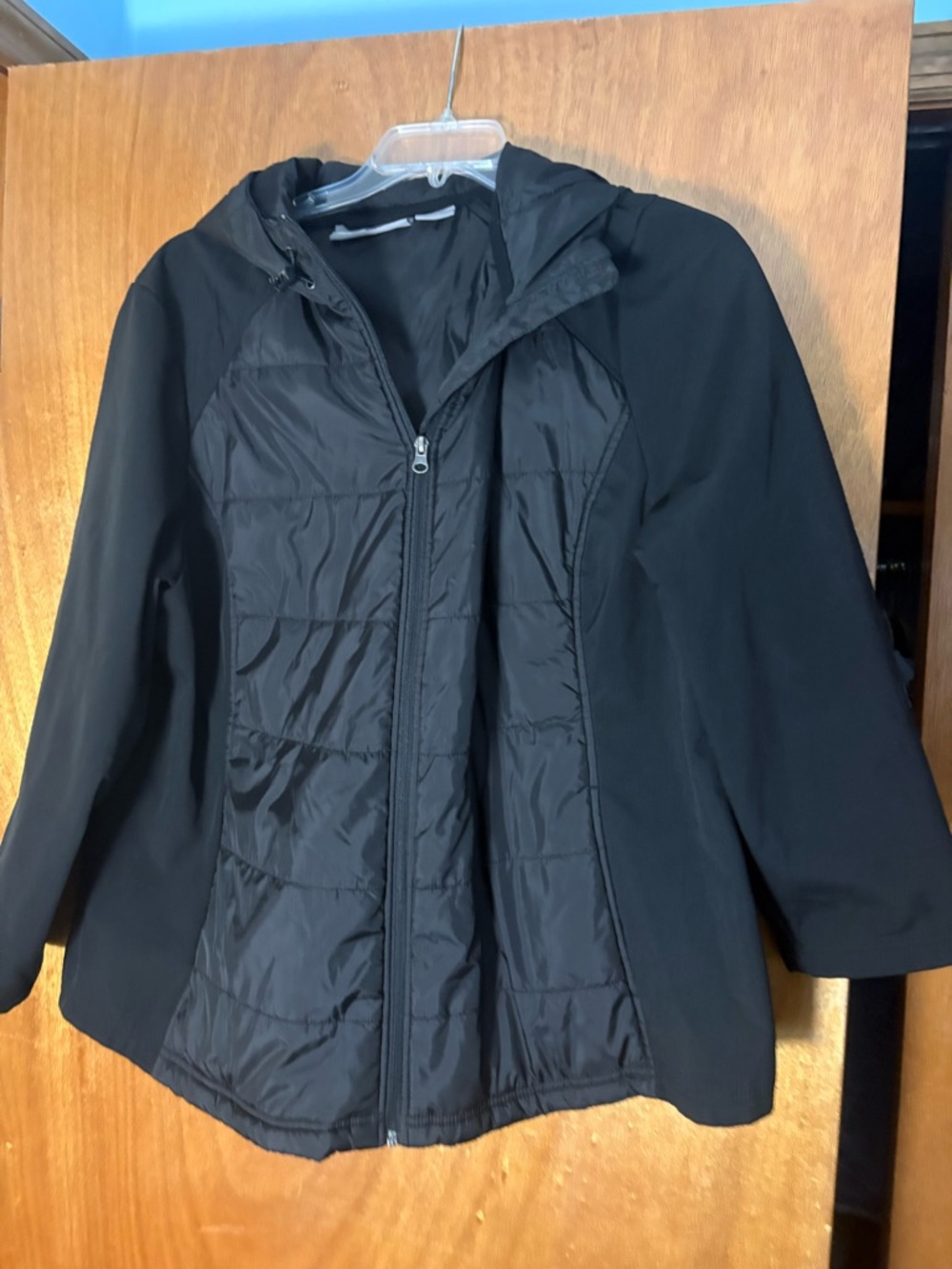 Black Quilted Hooded Women's Ski Jacket never worn 2xl